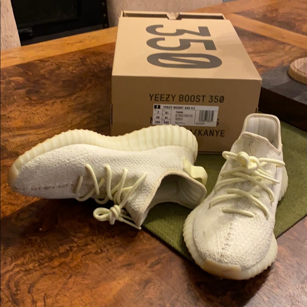 Yeezy Boost 350 V2